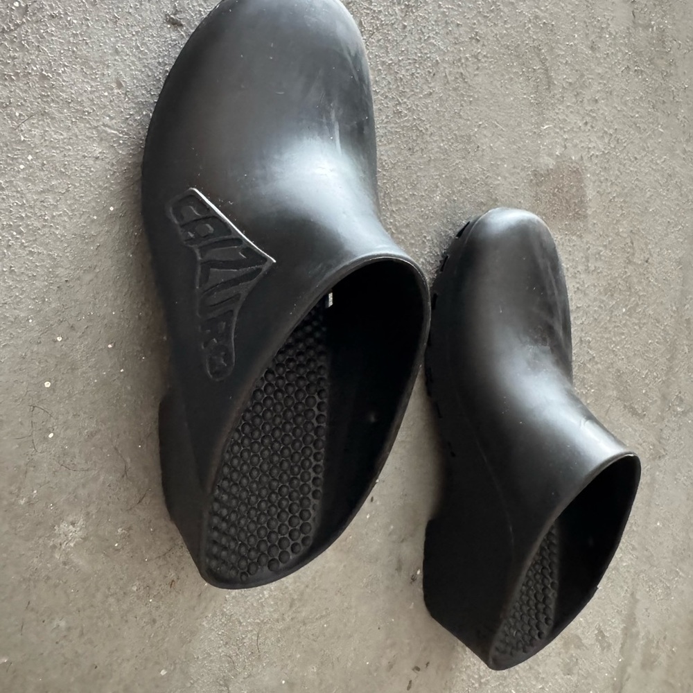 Classic Calzuro Women’s - SIZE 5.5-6.5 (34/35)